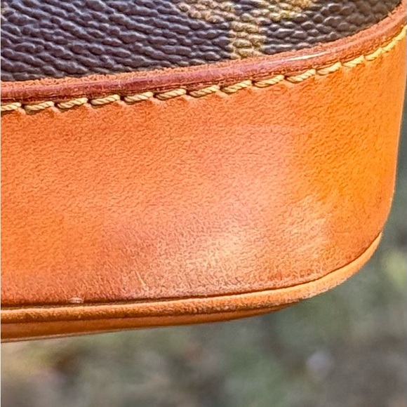 Authentic Louis Vuitton Alma - Picture 14 of 14